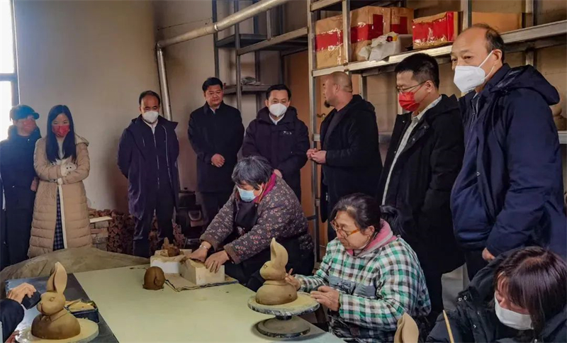 文化和旅游部非物质文化遗产司副司长胡雁指导调研鹤壁市非遗工作 (图1)